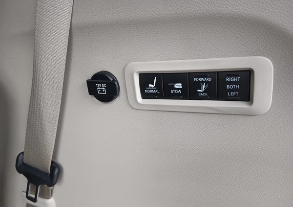 Chrysler Pacifica cena 99999 przebieg: 79900, rok produkcji 2017 z Krzeszowice małe 352